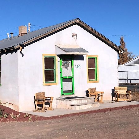 גרנטס Lava Flow Hostel מראה חיצוני תמונה