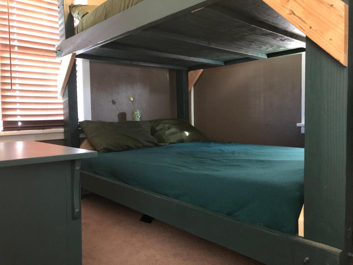גרנטס Lava Flow Hostel מראה חיצוני תמונה