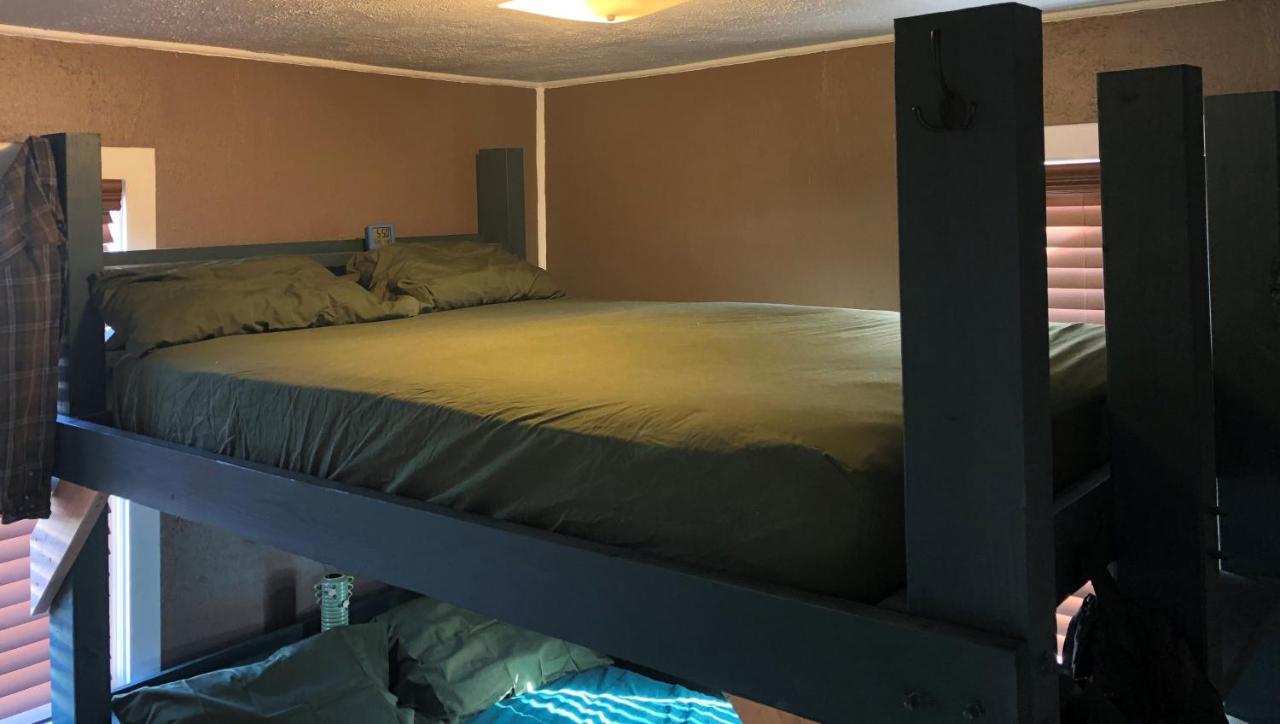 גרנטס Lava Flow Hostel מראה חיצוני תמונה